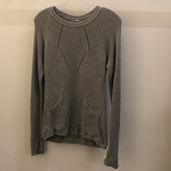 lululemon athletica Sweaters - Lululemon gray LS sweater, sz 6, 70660 lululemon athletica Sweaters - Lululemon gray LS sweater, sz 6, 70660